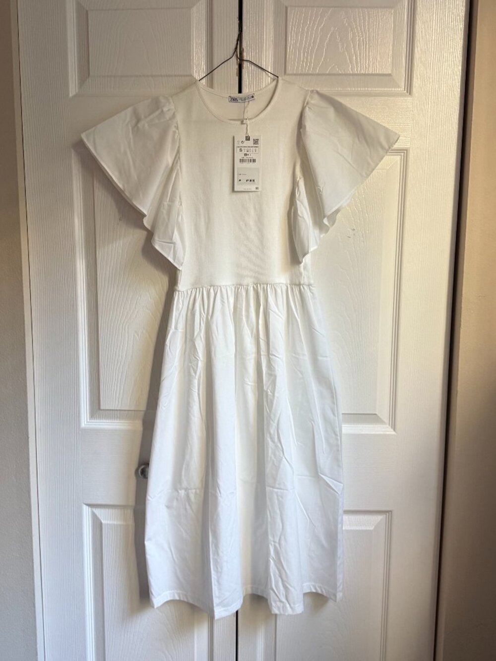 Flutter sleeve cotton dress